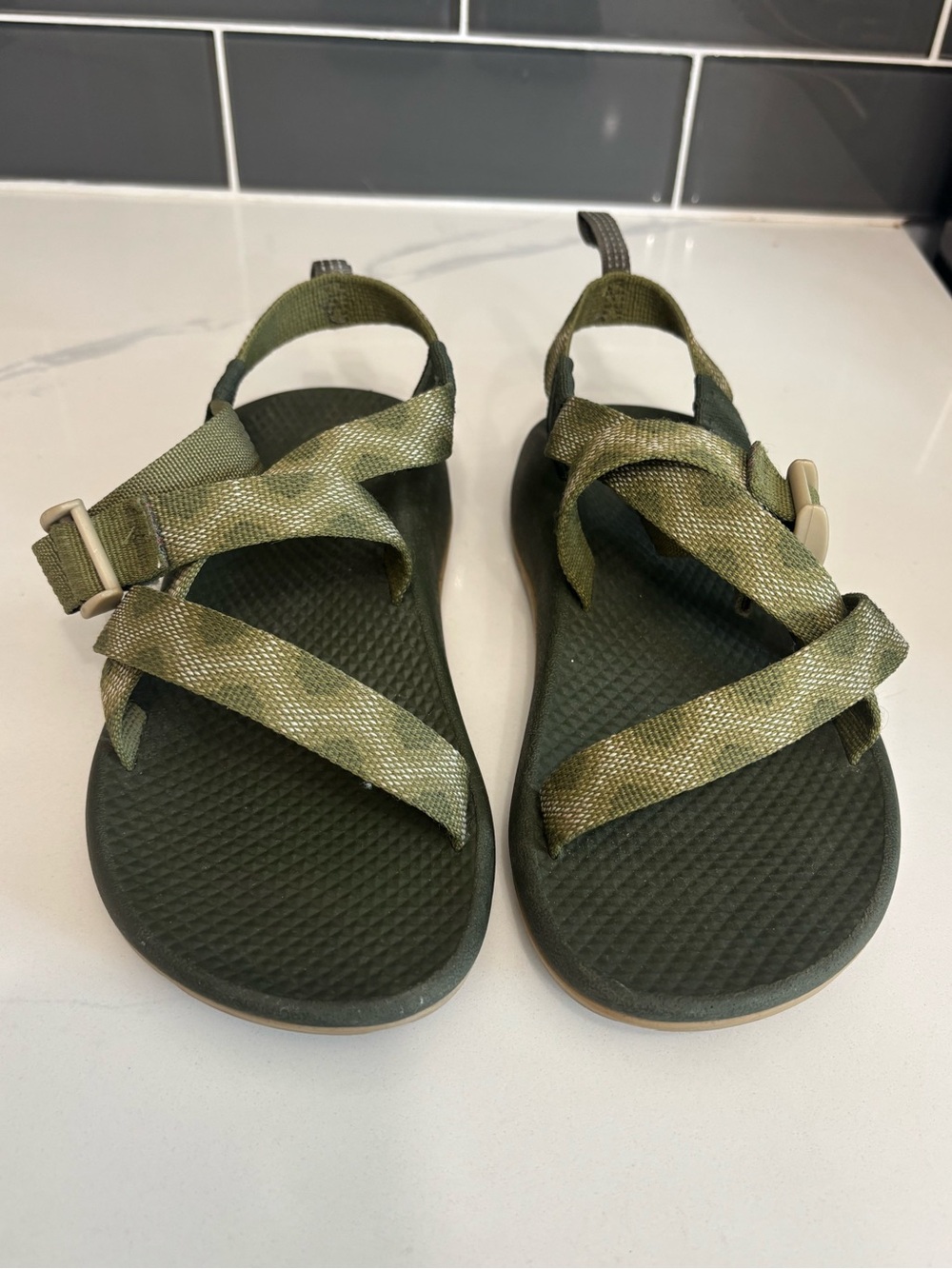 Chaco Olive Green Outdoor Strap Sandals Kids Size 4